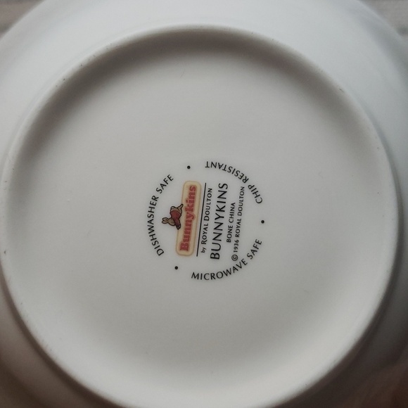 Bunnykins Royal Doulton Fire Truck little kid bowl - Picture 3 of 4